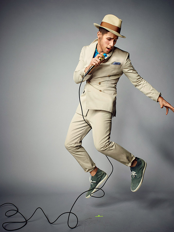 Gall2969-NickJonas-PeggySirota-THPP-900pix